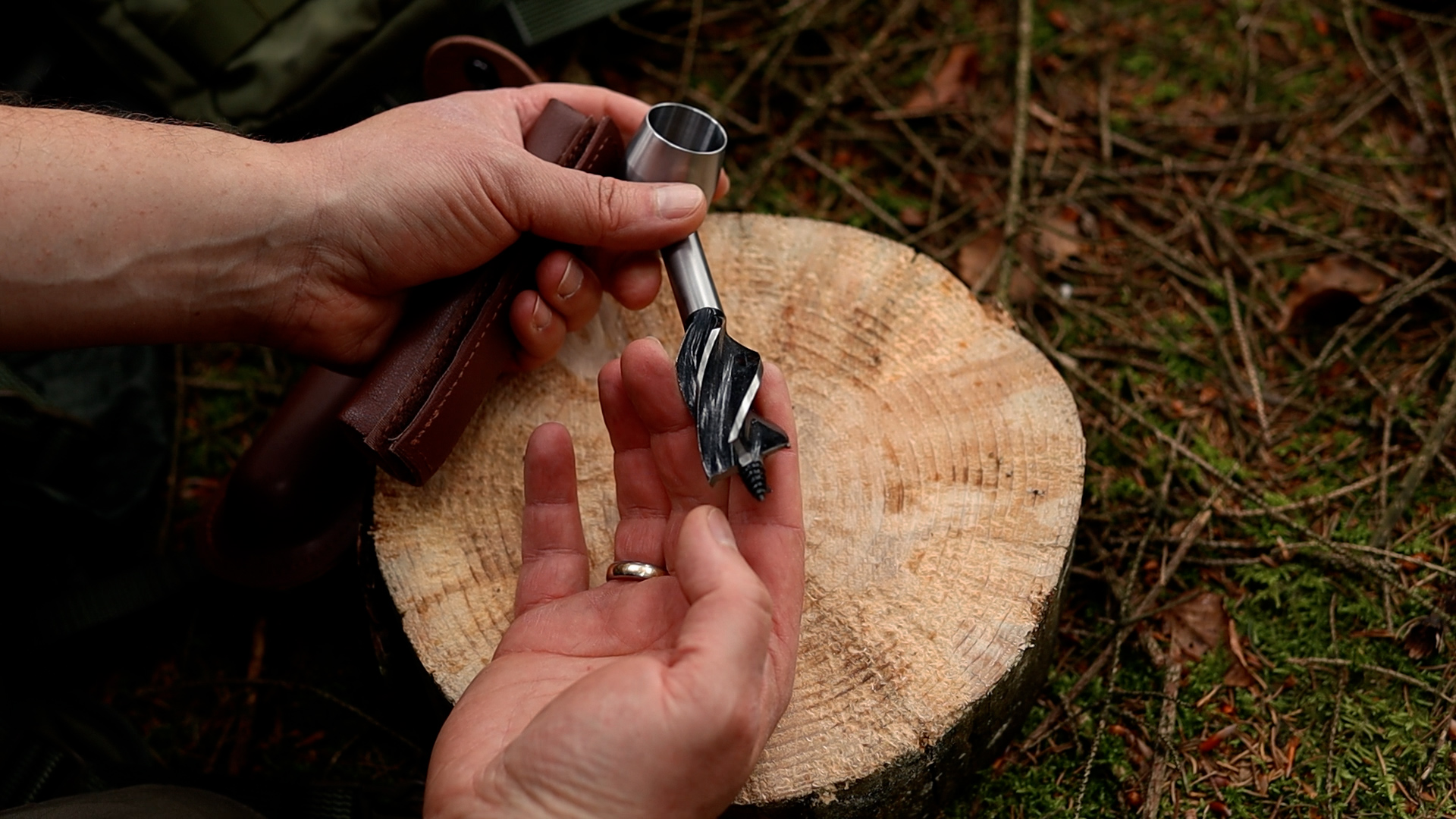 Nahaufnahme des Bushcraft-Handschneckenbohrers (Auger)