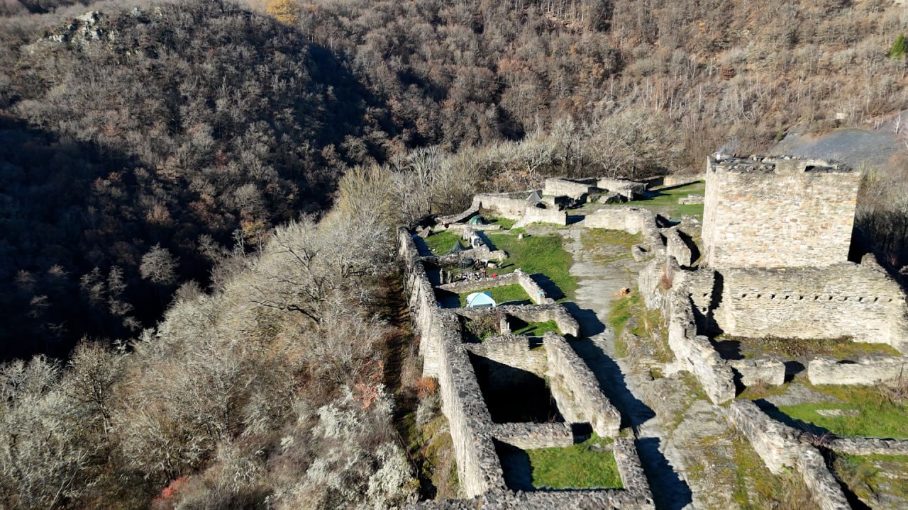 Winterlager auf der Schmidtburg: Übernachtung in der Ruine bei -8 °C – Winterlager auf der Schmidtburg: Übernachtung in der Ruine